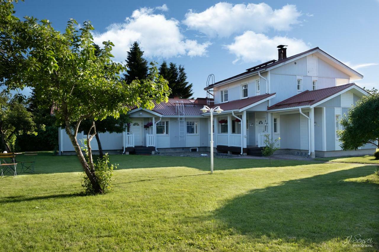 Westbay Inn Вааса Экстерьер фото